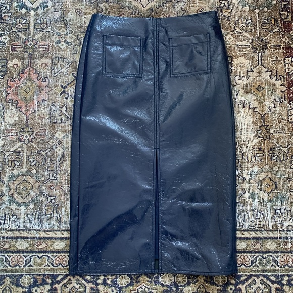 Faux crinkled navy pencil skirt with front slit - Picture 5 of 10